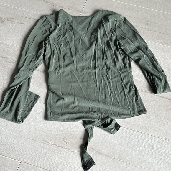Long sleeve shirt green size XS - Picture 3 of 3